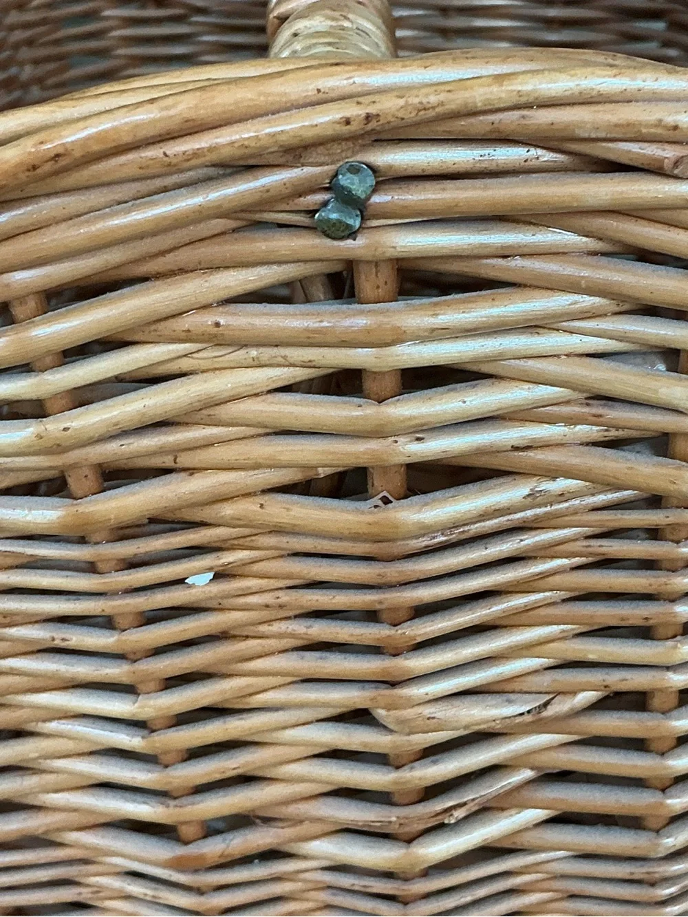 Vintage Wicker Magazine Rack Divided Storage Basket Boho Rattan Vinyl Holder 16”
